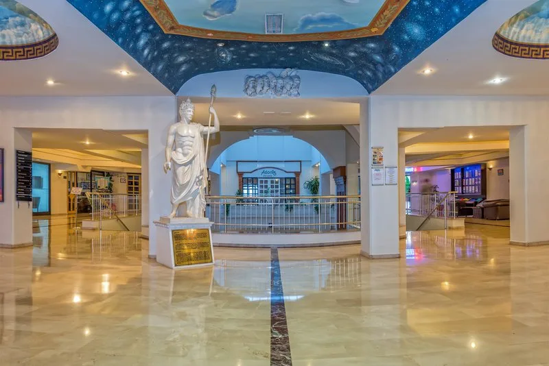 Adonis Hotel — Foto 5