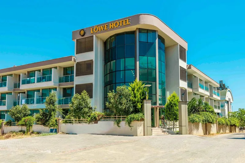 Lowe Hotel — Foto 1