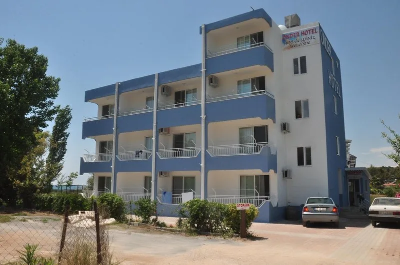 Onder Hotel — Foto 1