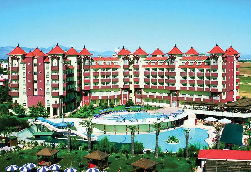 Serenis Hotel — Foto 2