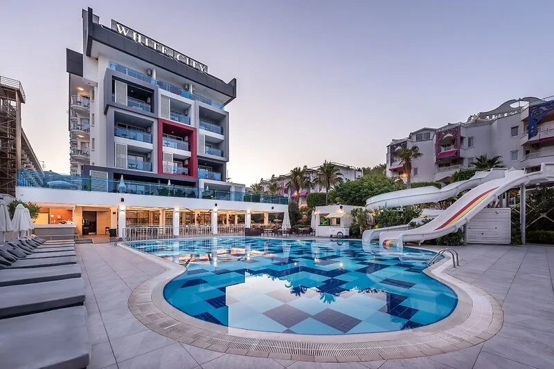 White City Beach Hotel — Foto 1